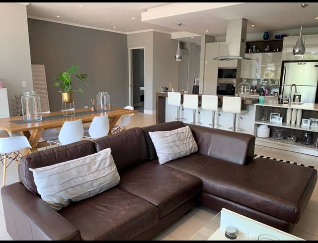3 BEDROOM APARTMENT FOR SALE IN HYDE PARK
